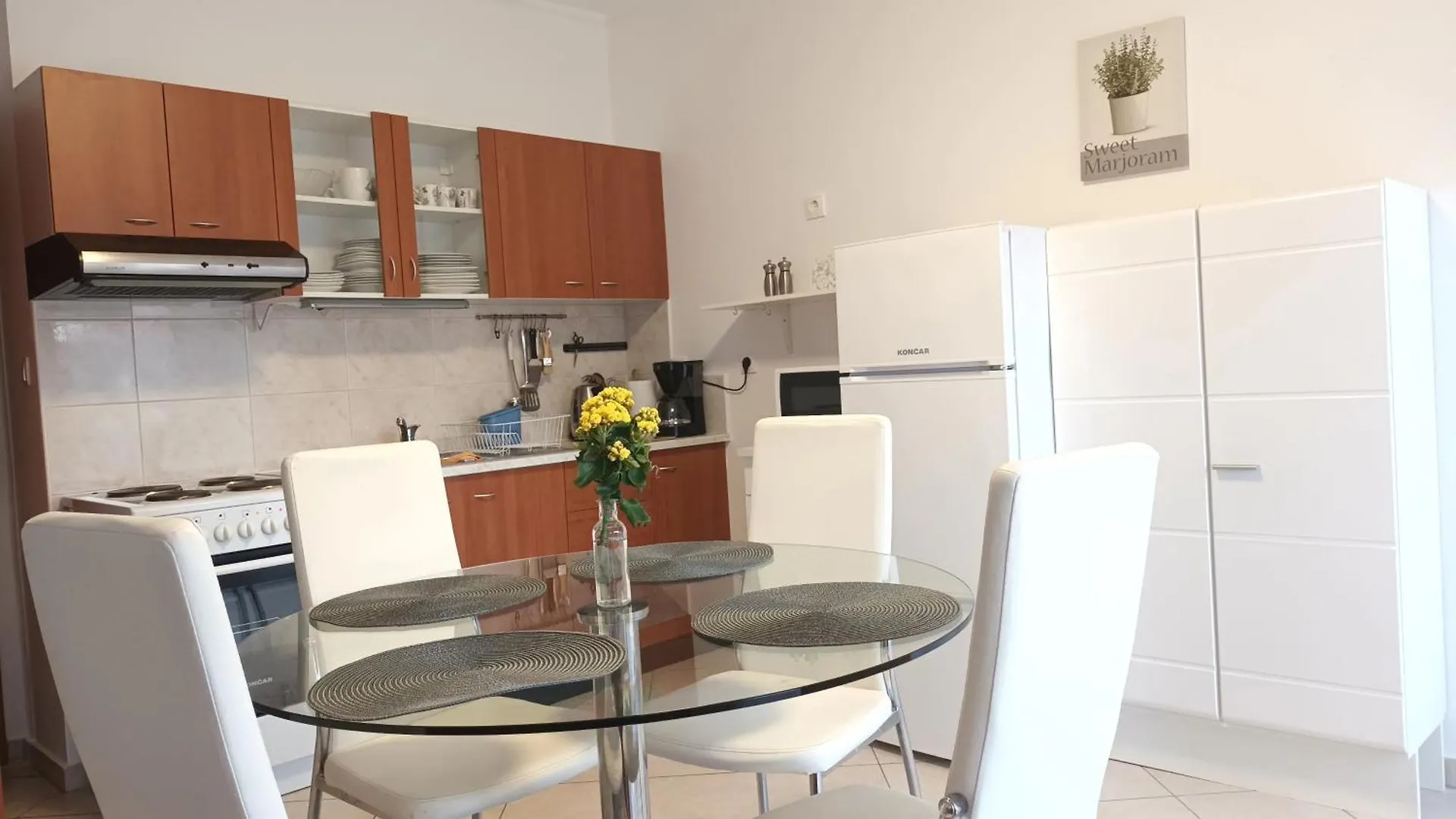 Apartman Sandra -Private Parking And Garden 자다르 아파트