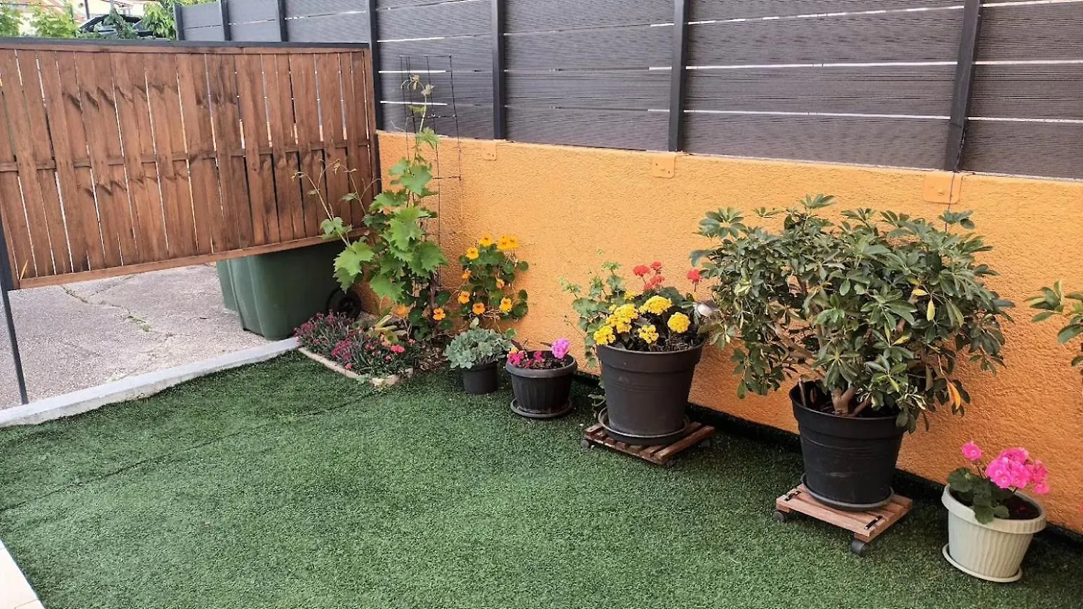 Apartman Sandra -Private Parking And Garden 자다르